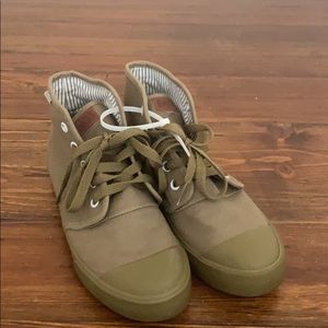 BANGS high top shoes- NEW